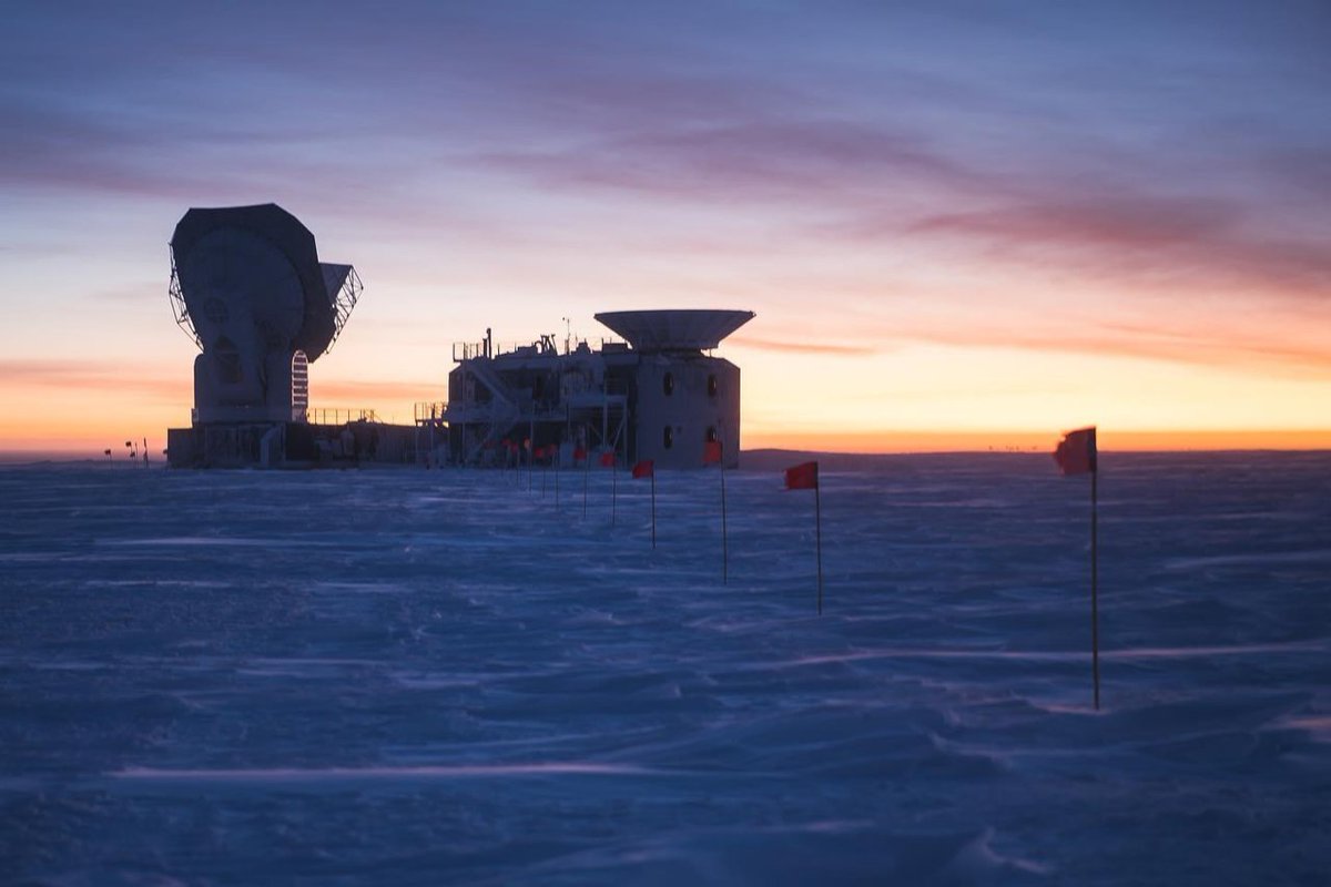 SPTelescope's tweet photo. Picture of the path out to DSL and SPT, from @BICEP_Keck winterover @themanwei!  Even though its past #sunset, the glow of the Sun over the horizon should still be visible for a few more weeks.  #southpole #Antarctica https://t.co/ddRgzBiBVH