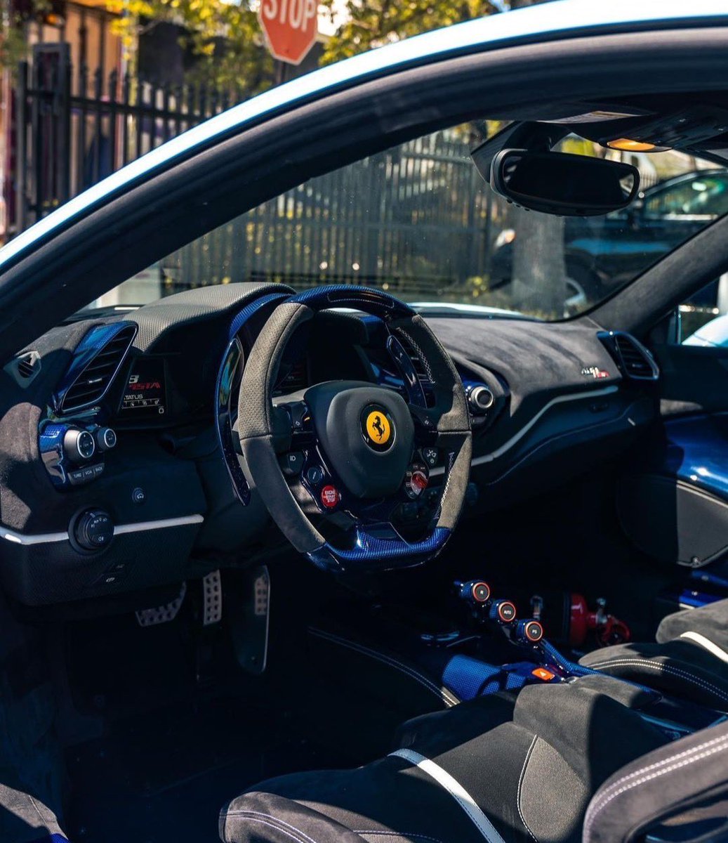 AUTO PORN on Twitter "Ferrari 488 Pista 🦋"