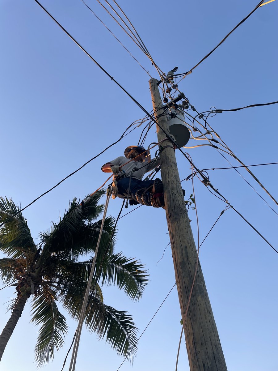 toddinsures's tweet photo. 💡🌟💡On National Lineman Appreciation Day, THANK YOU to the men and women who work around the clock to keep the lights on! https://t.co/Qm6Qv2AsC4