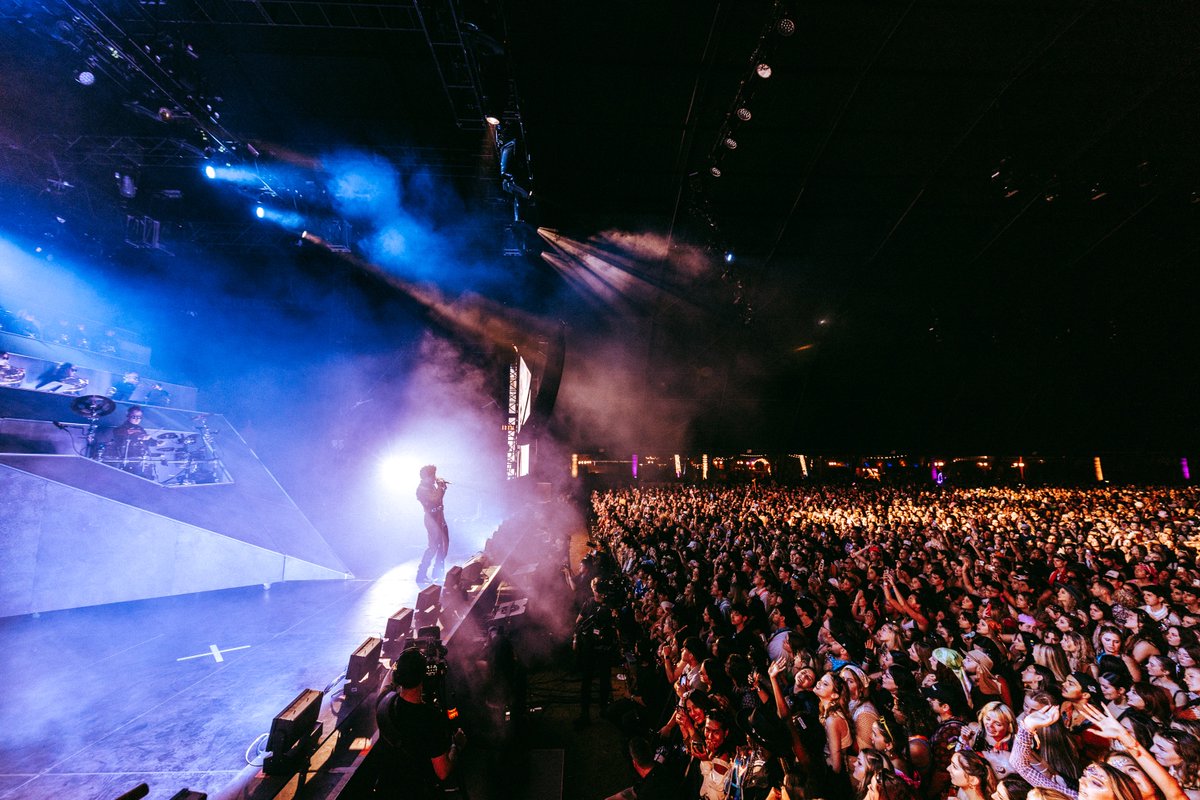 Labrinth's tweet photo. Coachella... I've been wanting to bring my spaceship to earth for a long time. I enjoyed that - thank you https://t.co/WyEvsjA6PI