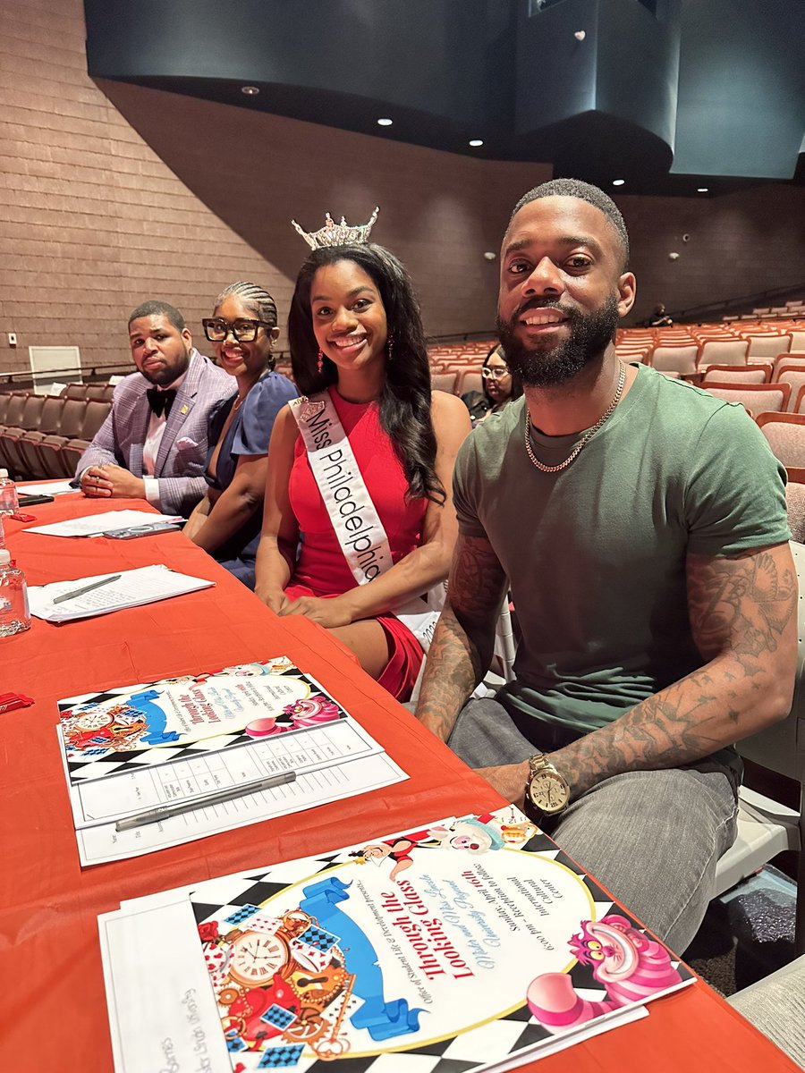STEMQueenDE's tweet photo. Had a great time judging the Miss & Mister Lincoln University pageant - congrats to the winners 💙🧡! TYSM to my awesome sponsors Betsy & Adam for my STUNNING dress and @DavidsBridal for my gorgeous heels! • #STEM #STEMQueen #STEMQueenDE #WomenInSTEM #Pageant #PageantQueen #HBCU https://t.co/QW5lXKq6xp