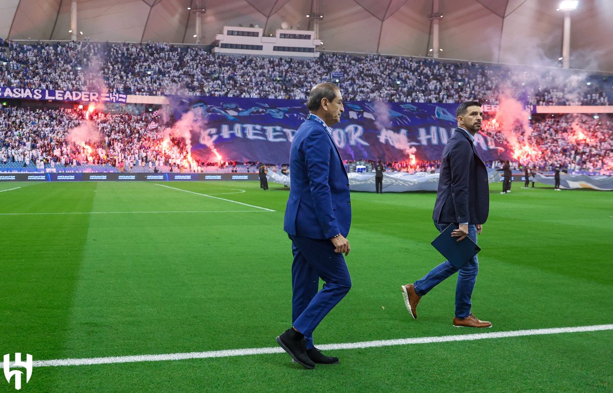 Alhilal_FC's tweet photo. 🔝#الهلال في الملعب.. مهمة صعبة 🤷🏻‍♂️💙