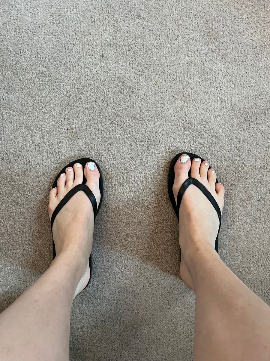 vicky_feet22's tweet photo. @l0verforf00t @GamertoesKZ @frillymillyx https://t.co/lZgmESHbU5