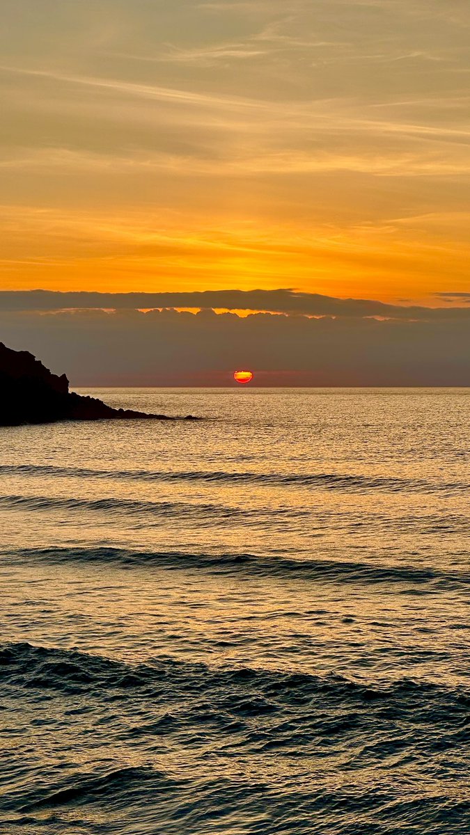 ScottishSands's tweet photo. Tonight, after dinner, I went to a couple of beaches; #Dalbeg & #Dalmore
Not sure what I expected, but suffice to say both blew my socks off.
I watched the sunset at Dalmore - and the memory of that will stay with me forever.
#CraftBizParty #MHHSBD @OuterHebs @VisitScotland https://t.co/sbctYkzEEe