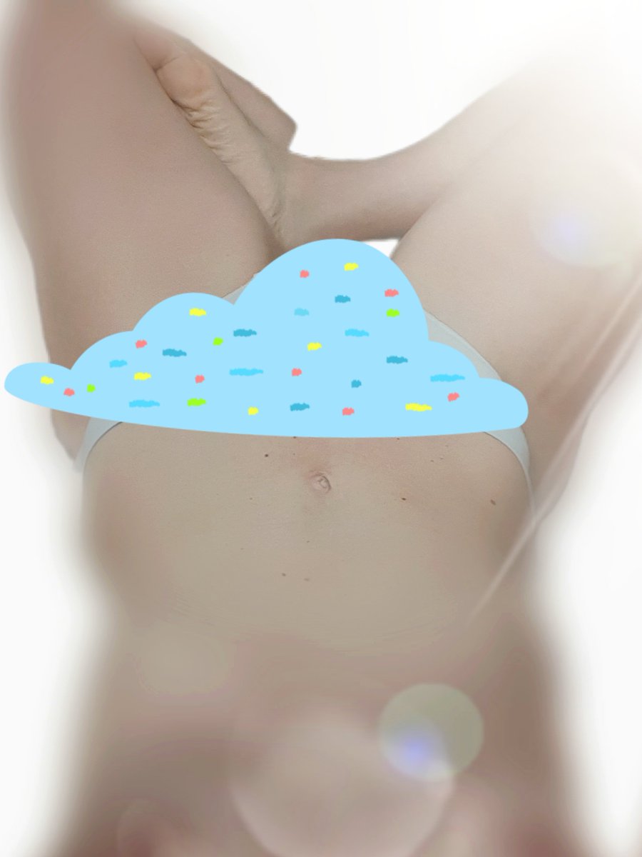 Minamia87605057's tweet photo. Feet and navel in the clouds
https://t.co/t7HhyJq8td https://t.co/xapGMOEMMi