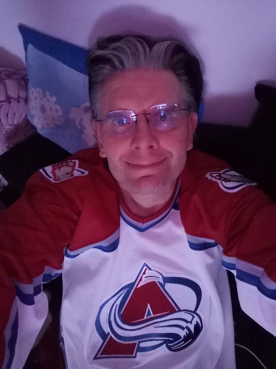 JuhaTenhonen's tweet photo. #sohvaperunointia @Avalanche #GoAvsGo @SeattleKraken #Seakraken #SEACOL #NHL #west1stround #game1 @viaplayurheilu https://t.co/PQVUxTtTxg