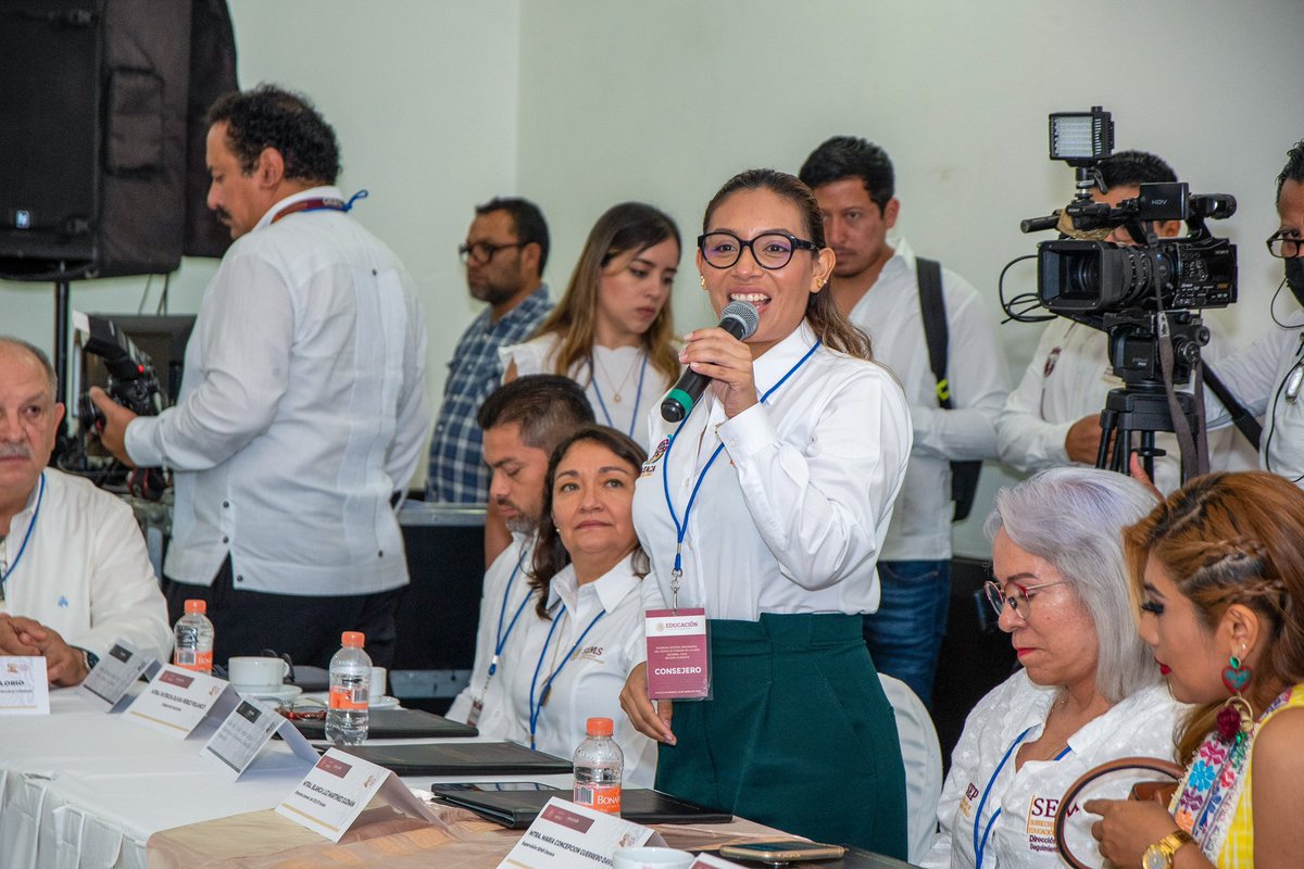 blancaluzmtz's tweet photo. 1/2 Durante la Primera Sesión Ordinaria de #ECEMS 2023, en Tuxtla Gutiérrez, Chiapas encabezada por @Nora_Ruvalcaba, trazamos una ruta de trabajo que fortalezca el aprendizaje de las y los alumnos, compartimos experiencias y propuestas que impulsen su desarrollo. https://t.co/sw6pDkVsEA