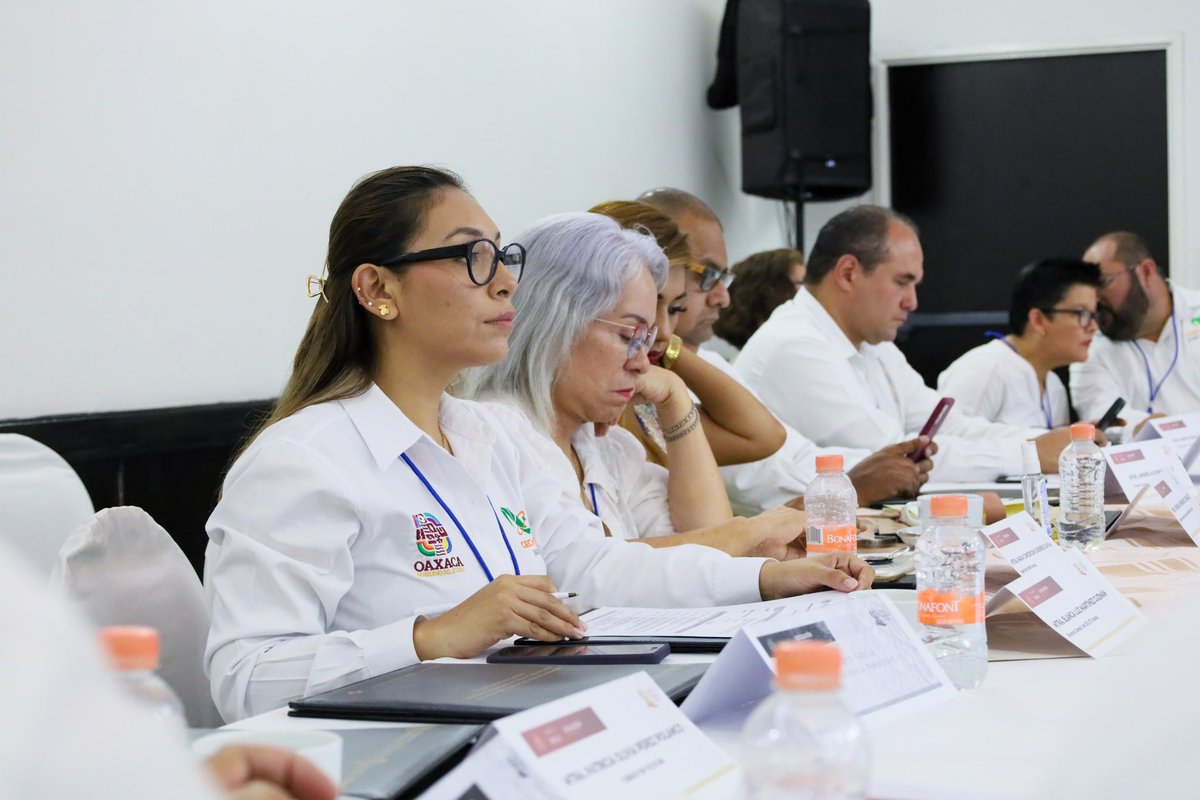 blancaluzmtz's tweet photo. 1/2 Durante la Primera Sesión Ordinaria de #ECEMS 2023, en Tuxtla Gutiérrez, Chiapas encabezada por @Nora_Ruvalcaba, trazamos una ruta de trabajo que fortalezca el aprendizaje de las y los alumnos, compartimos experiencias y propuestas que impulsen su desarrollo. https://t.co/sw6pDkVsEA