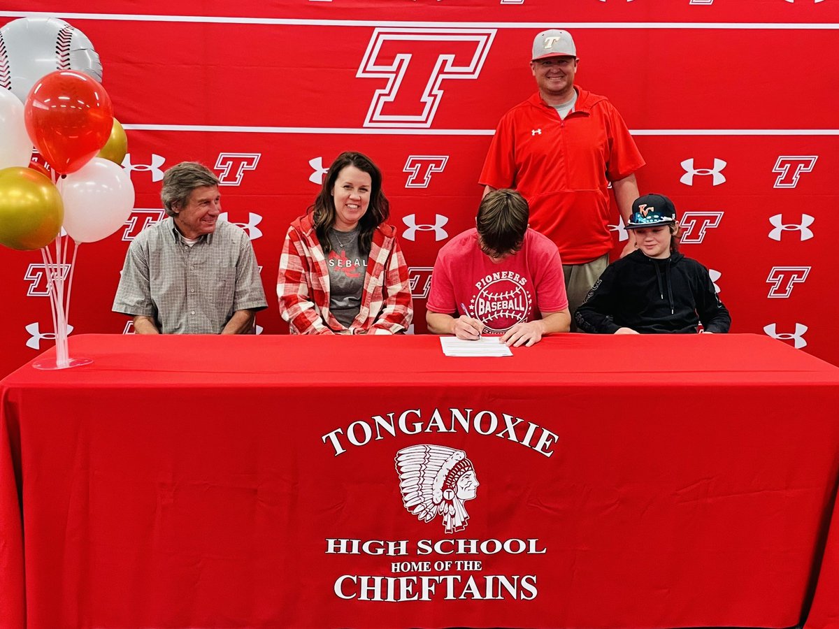 Loganwake15's tweet photo. I am honored to announce that I will be furthering my baseball career at Northark College. Thanks to everybody that has helped play a role in my development up to this point - especially my family, friends, and my coaches &amp; teammates!! @NortharkB @CavClubBaseball @CoachLoomis https://t.co/wKsbgENUNt