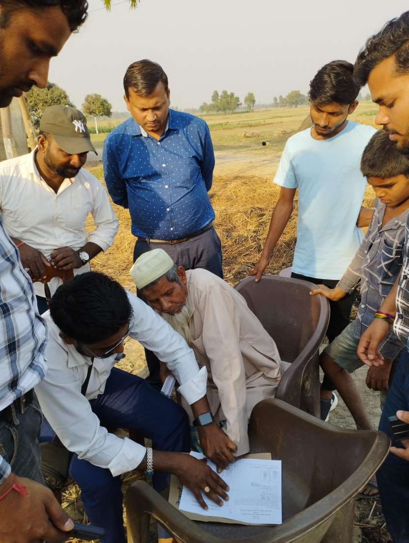 NHSRP_Nepal's tweet photo. #NHSRP_Madhesh Team provided technical support to DRR Focal Person to conduct survey of completely destroyed #fireaffected house in #Ishnath Municipality (Rautahat) by using @NDRRMA's Kobo Mobile Apps. One house located at Motipur-8 caught fire extensively on 18 April, 10:00 am. https://t.co/OOvgRM3VUW