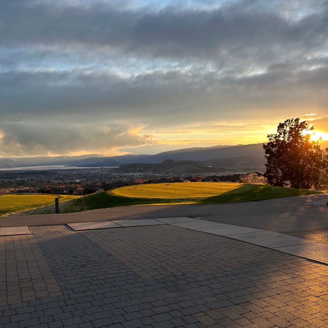 Another perfect day comes to an end at Tower Ranch. Goodnight from our little slice of paradise. 😍⛳️🌅 #TowerRanch #Goodnight #BeautifulSunset #GolfCourse #CityViews