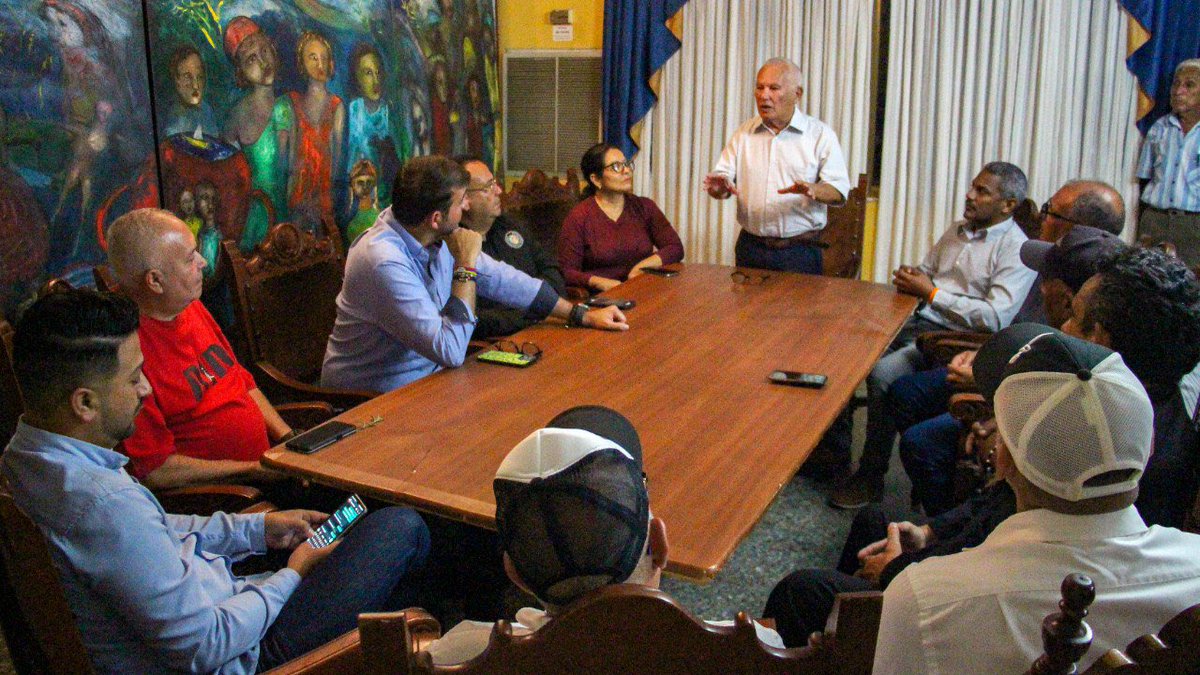 prospericarlos's tweet photo. Terminando reunión con la plataforma unitaria de Valmore Rodríguez #Zulia
Nuestro compromiso es con la UNIDAD y Venezuela..! https://t.co/kIYyJ7QmvC