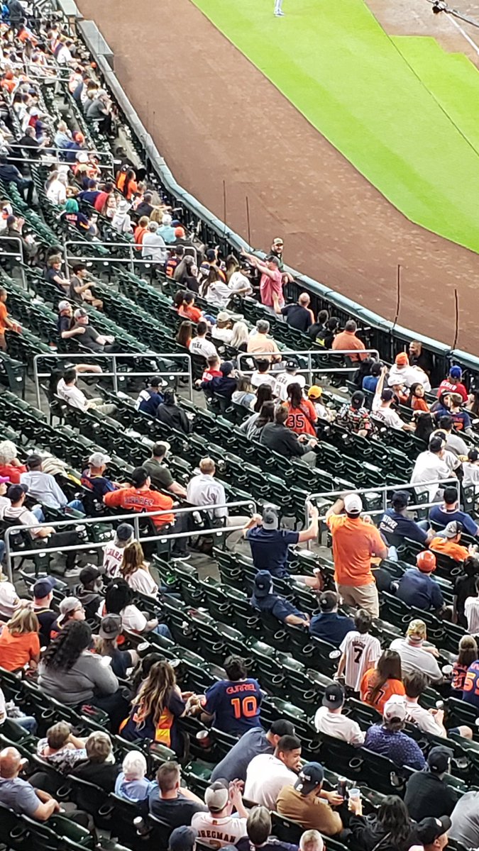 ranger_rick10's tweet photo. #houwavebuster https://t.co/uVgzaPnnep