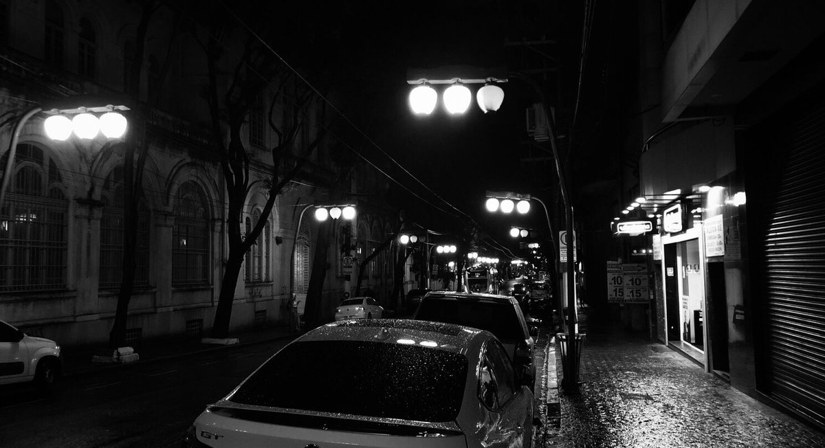 Ale06_06's tweet photo. 冷雨夜 https://t.co/yWAeAGhM7p