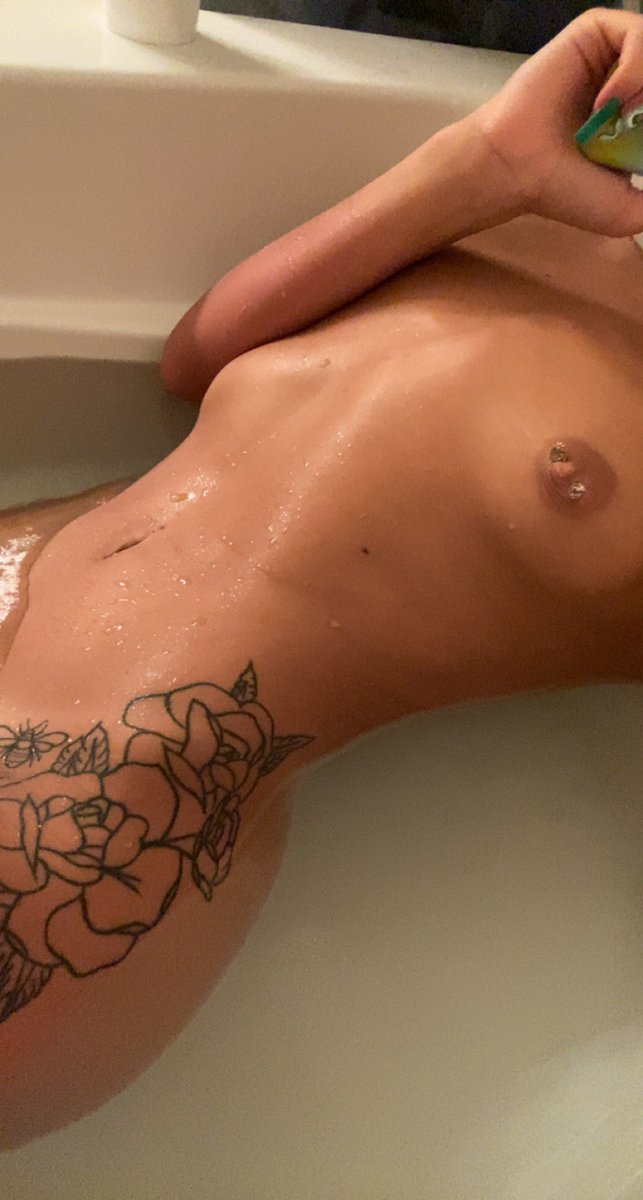 mayamoneyshot's tweet photo. come over and throat this shi rn 😫😭 https://t.co/d45LwLfUBN