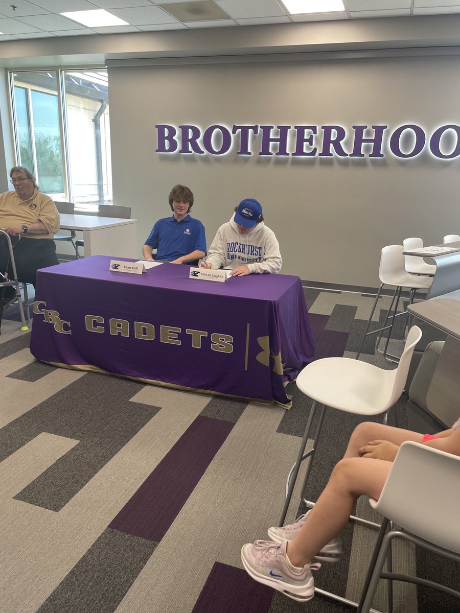 dmclaughlinstl's tweet photo. Congratulations to Mick and his high school and club teammate, Evan Hill, for ceremonially making it official today - they are now Rockhurst Hawks!!
#hawksoccer https://t.co/me3xgBlKzO