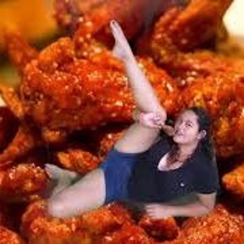 QuirogaMariaP's tweet photo. @SalazarRadioDJ A las chicas de verdad les gusta el pollo frito… Pollo 🍗 pollo 🍗 polla 🐓 https://t.co/F4a2aACMAY
