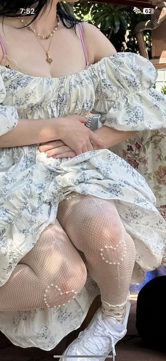 billieshands's tweet photo. 🤭 https://t.co/2YdZiwy4CH