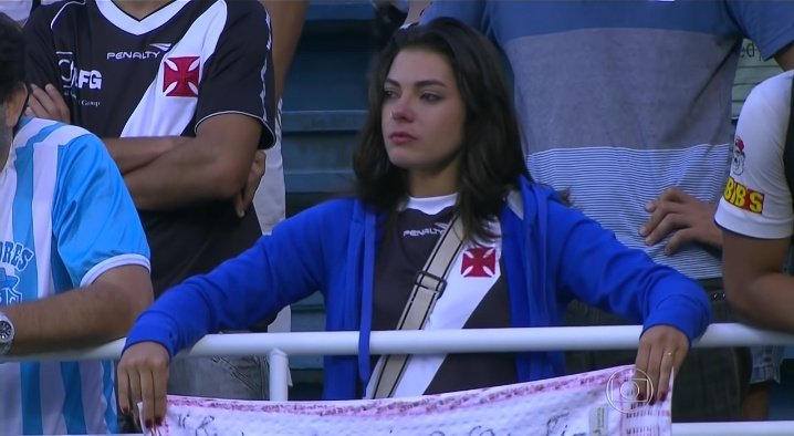 newscolina's tweet photo. Relembrar essa imagem me despertou diversos sentimentos diferentes. Só quem suportou todos esses anos de descaso com o Vasco entende. https://t.co/LbplOQGlnZ