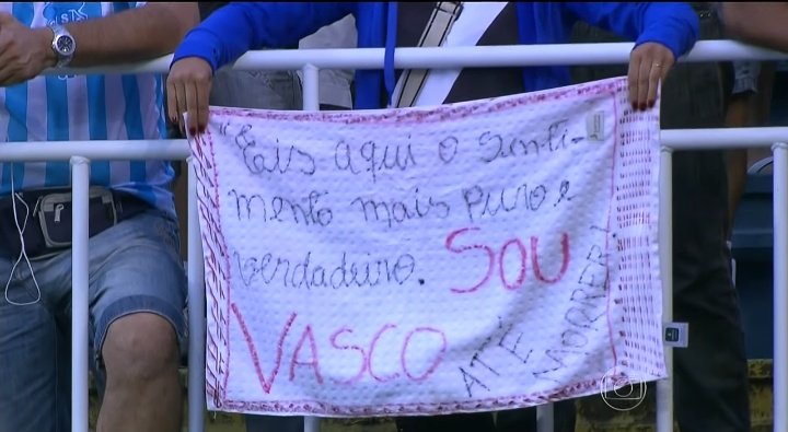 Relembrar essa imagem me despertou diversos sentimentos diferentes. Só quem suportou todos esses anos de descaso com o Vasco entende.