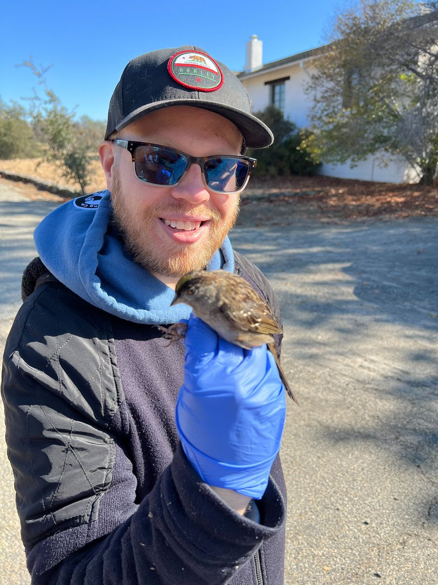 Faculty Highlight for one our own, Dr. Joel Slade (@EvoEcoJoel) - <a href="/CSMfresno/">College of Science and Mathematics</a> <a href="/fresnostateDRGS/">Grad Studies</a> 

#birds #ornithology #fieldwork 

campusnews.fresnostate.edu/april-17-2023/…
