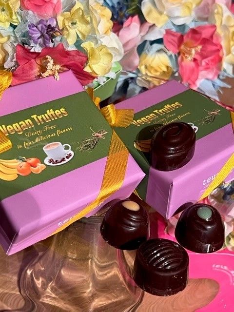 teuscherNY's tweet photo. Have you been wanting to try vegan chocolate? Now’s your chance! Our friendly staff members are happy to help you discover your new favorite. #RockCenter #RockEats #RockShops #TeuscherChocolates #Chocolate https://t.co/awaRFViREc