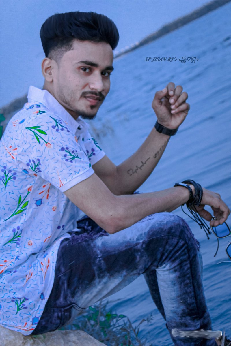 spjisanrj's tweet photo. 💙🥀 
#spjisanrj
#lightroom
#DSLRcamera 
#canon4000d 
#canonphotography 
#photography
#editinglightroom 
#bikelovers
#PicsArt 
#fashion 
#snapchatchallenge 
#lofi 
#telugu 
#tamil 
#malayalam https://t.co/mf2Hom4vCX
