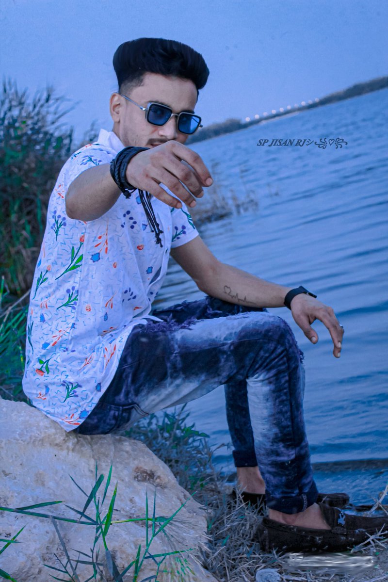 spjisanrj's tweet photo. 💙🥀 
#spjisanrj
#lightroom
#DSLRcamera 
#canon4000d 
#canonphotography 
#photography
#editinglightroom 
#bikelovers
#PicsArt 
#fashion 
#snapchatchallenge 
#lofi 
#telugu 
#tamil 
#malayalam https://t.co/mf2Hom4vCX