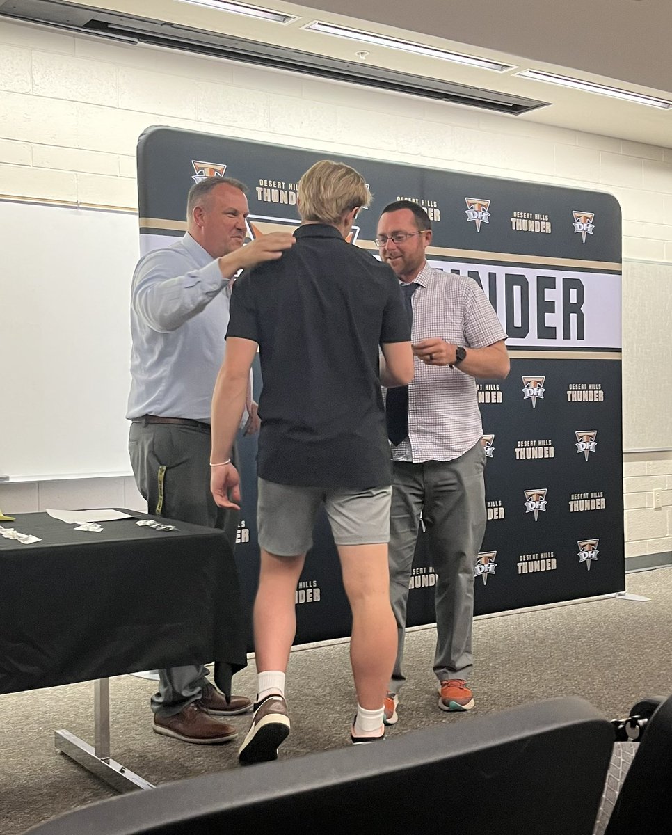 chomp jones tweet media