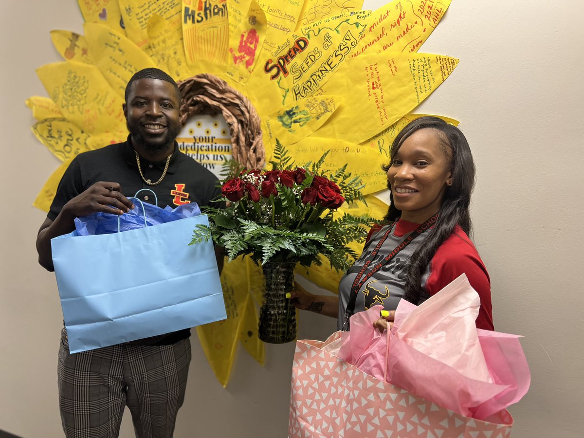 LawsonTexans's tweet photo. The 7th grade office showed appreciation with bags of treats for @BatisteKala and @ManigoDarrell on day ✌🏾of Teacher Special Appreciation Week. ❤️🖤💛 @DHill1031 https://t.co/W9UhOizntl