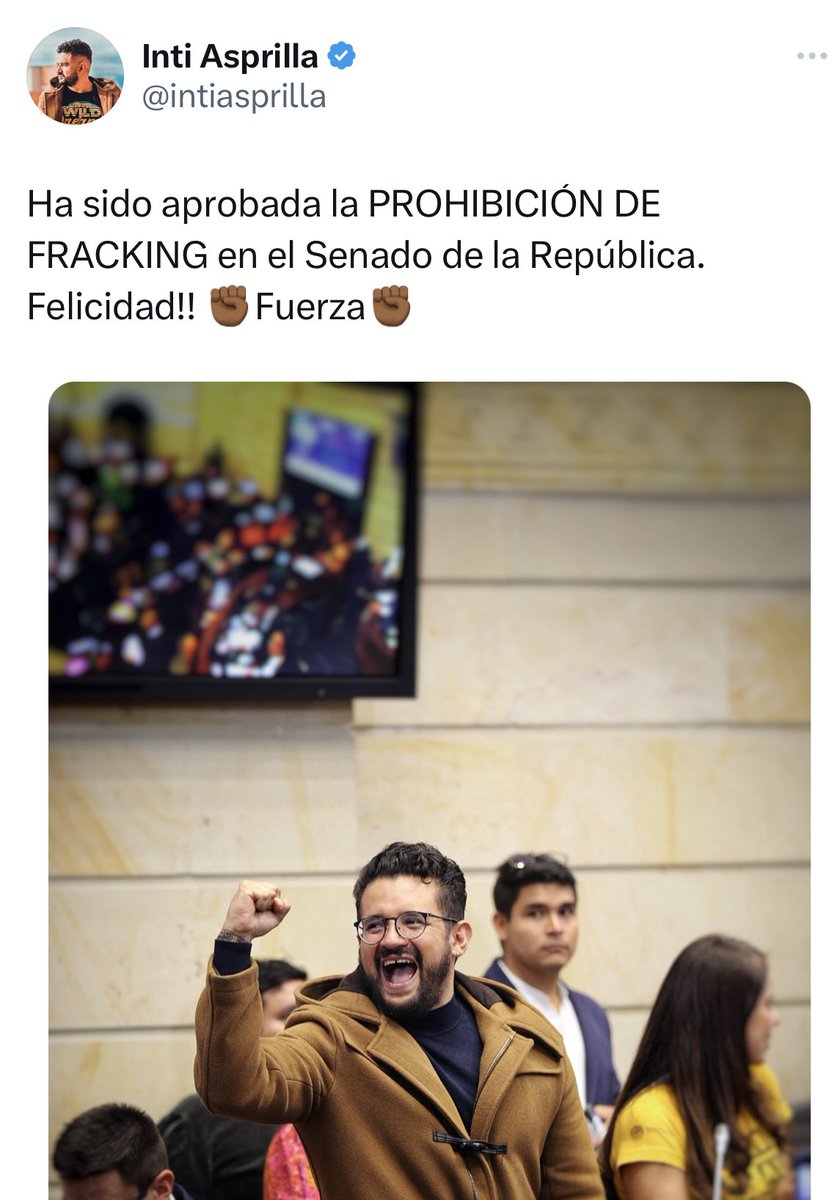 intiasprilla's tweet image. Senadora @MariaFdaCabal, hemos prohibido el Fracking, no la extracción de hidrocarburos.
La justicia ambiental no la llevará a moverse en burro, aunque la derrota de hoy la haga escribir BURRADAS.