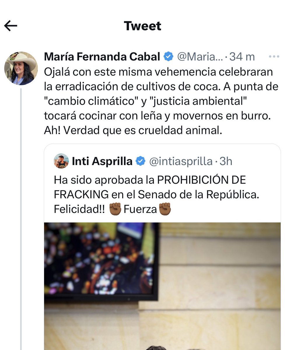 intiasprilla's tweet image. Senadora @MariaFdaCabal, hemos prohibido el Fracking, no la extracción de hidrocarburos.
La justicia ambiental no la llevará a moverse en burro, aunque la derrota de hoy la haga escribir BURRADAS.
