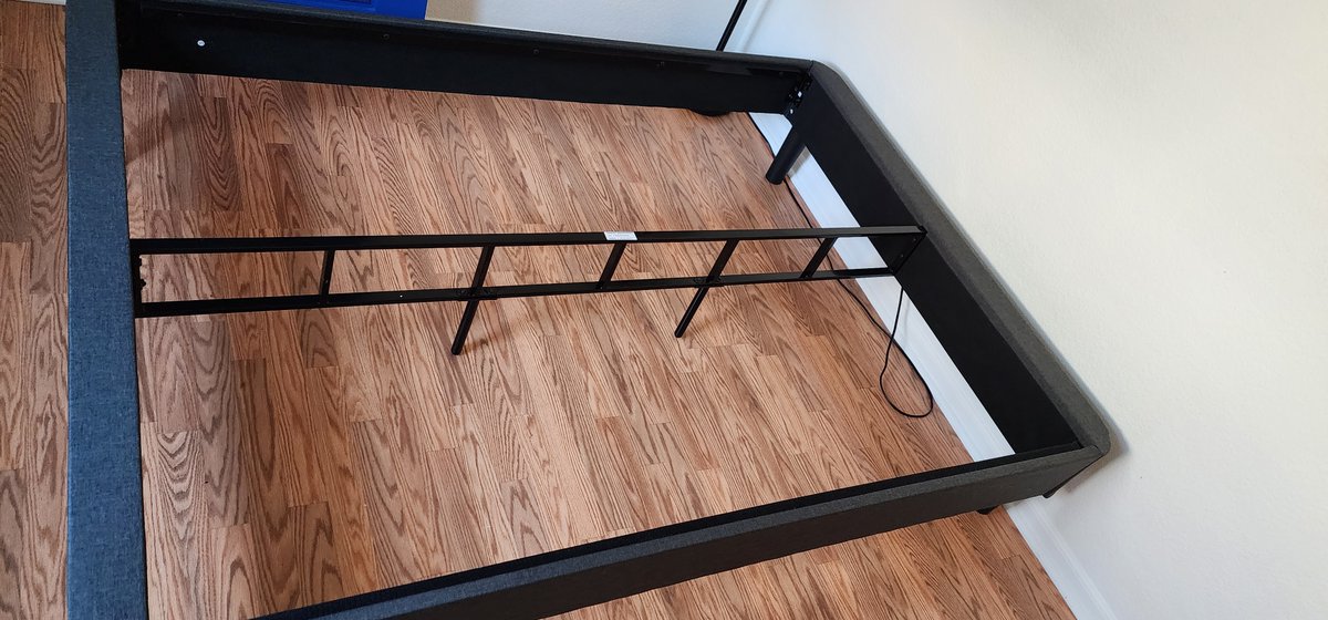 FlowingDesert's tweet image. I put together a new guest bed, which was surprisingly easy and budget-friendly. The only issue was the mattress instructions didn't mention flipping it over, but I fixed it. comfy report after 1st guest. Links in reply #guestbed