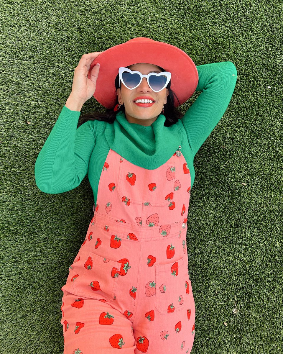 ModCloth's tweet photo. Nothing says playtime like a jumpsuit, or the perfect pair of overalls! Which do you prefer, and why? // @myfavoritethings25
https://t.co/7zz0DSbfIf
#ModCloth #overalls #springoutfit https://t.co/rjzGKszWDt