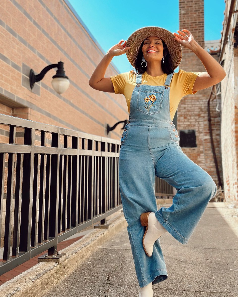 ModCloth's tweet photo. Nothing says playtime like a jumpsuit, or the perfect pair of overalls! Which do you prefer, and why? // @myfavoritethings25
https://t.co/7zz0DSbfIf
#ModCloth #overalls #springoutfit https://t.co/rjzGKszWDt