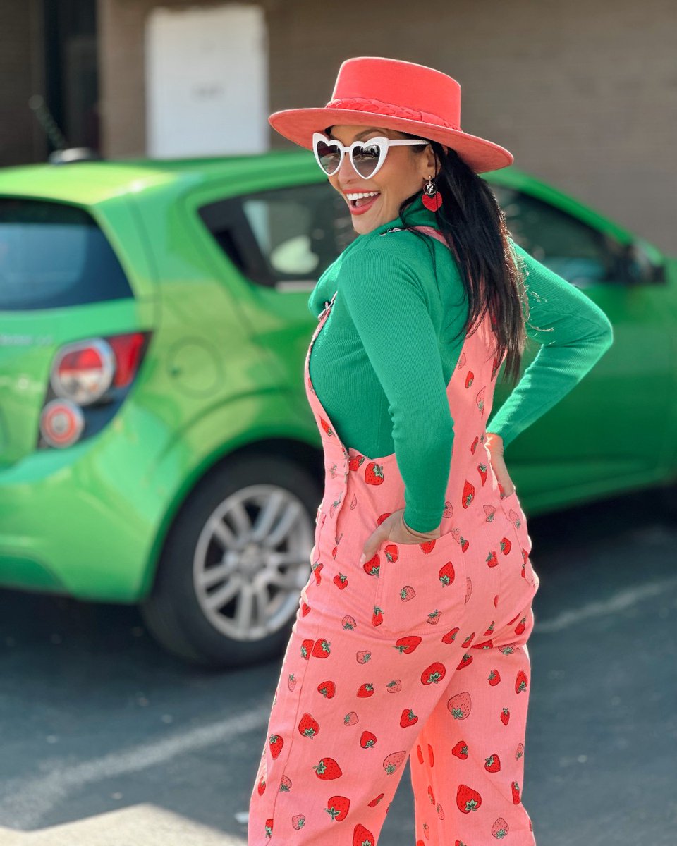 ModCloth's tweet photo. Nothing says playtime like a jumpsuit, or the perfect pair of overalls! Which do you prefer, and why? // @myfavoritethings25
https://t.co/7zz0DSbfIf
#ModCloth #overalls #springoutfit https://t.co/rjzGKszWDt