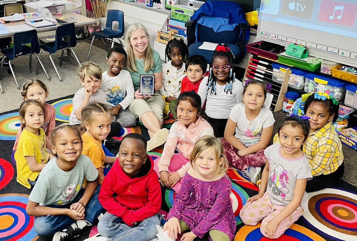 MartinCityK8's tweet photo. Congrats Cindy Long for Outstanding Mentor! Privileged to have you as part of the MCK8 family! You are the heart and soul of our school community. Thank you for giving so much every day to make us better! 
@GrandviewCSD4 https://t.co/M66C7P8orU
