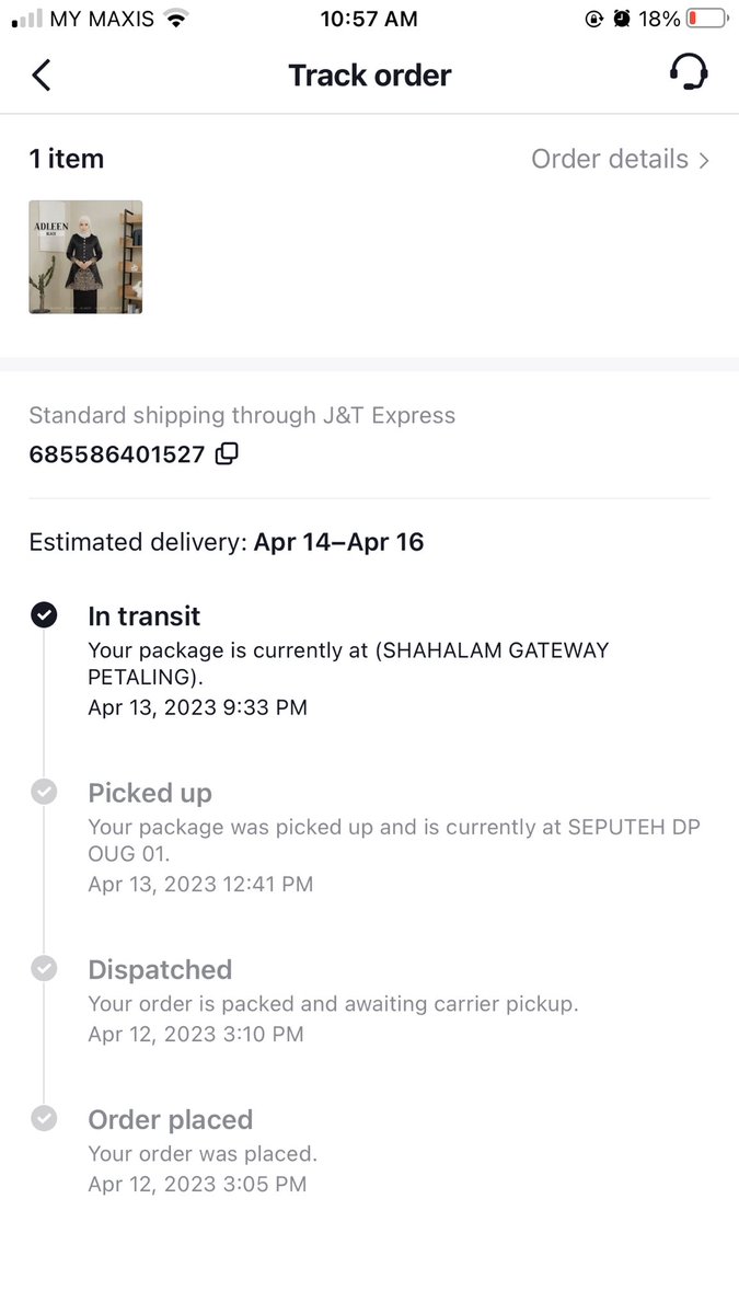 MollaMolla_'s tweet photo. Hai @jntexpressmy , sampai bila nak peram saya punya parcel ya? Call customer service takde response langsung 🥹 nanges takde baju raya nanti 😭 https://t.co/oHoh33uIkJ