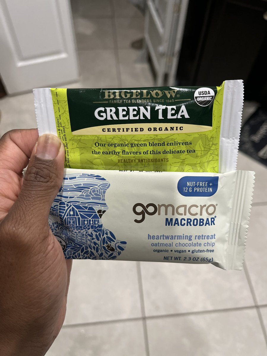 goodthinkingLee's tweet photo. This combo right here will have you full for hours 😭 https://t.co/0im4UOozHk