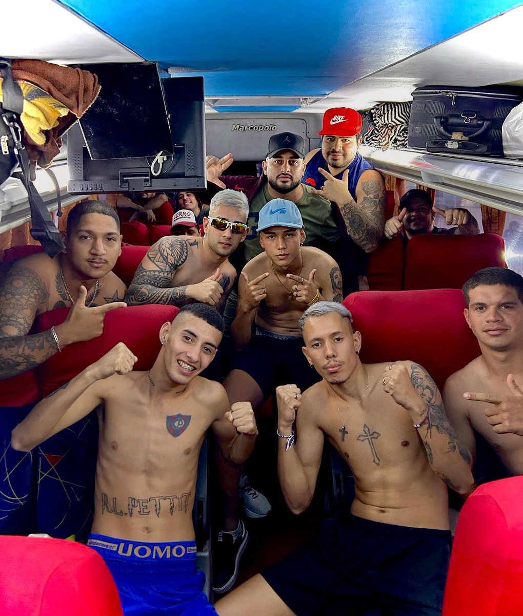 CocoParedes98's tweet photo. En camino 🇧🇷🔵🔴 mala fama buena vida , plazeros sin lloro !!! https://t.co/aZojKFuCwp