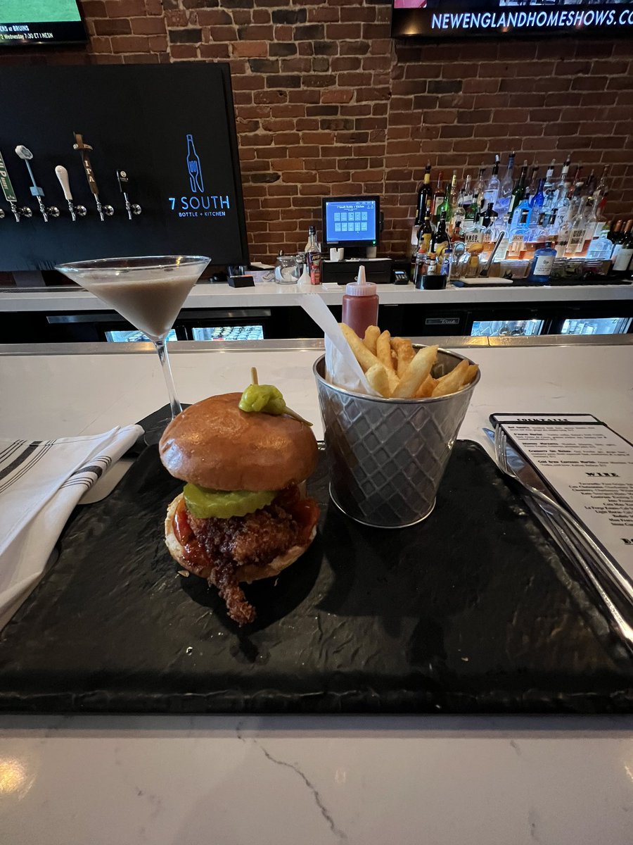 gpwein's tweet photo. enjoying a nice bite https://t.co/IPDNP9qg4A