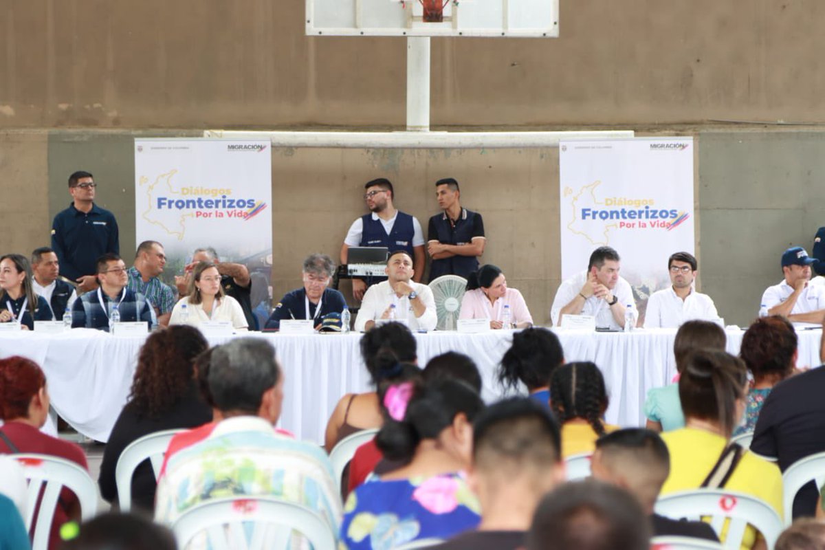 MigracionCol's tweet photo. Arauca le dijo sí a los Diálogos Fronterizos de Migración Colombia

Lee el comunicado de prensa completo aquí 👇🏼

https://t.co/8Eu4QPSfyy https://t.co/9IIFW9iJ8g