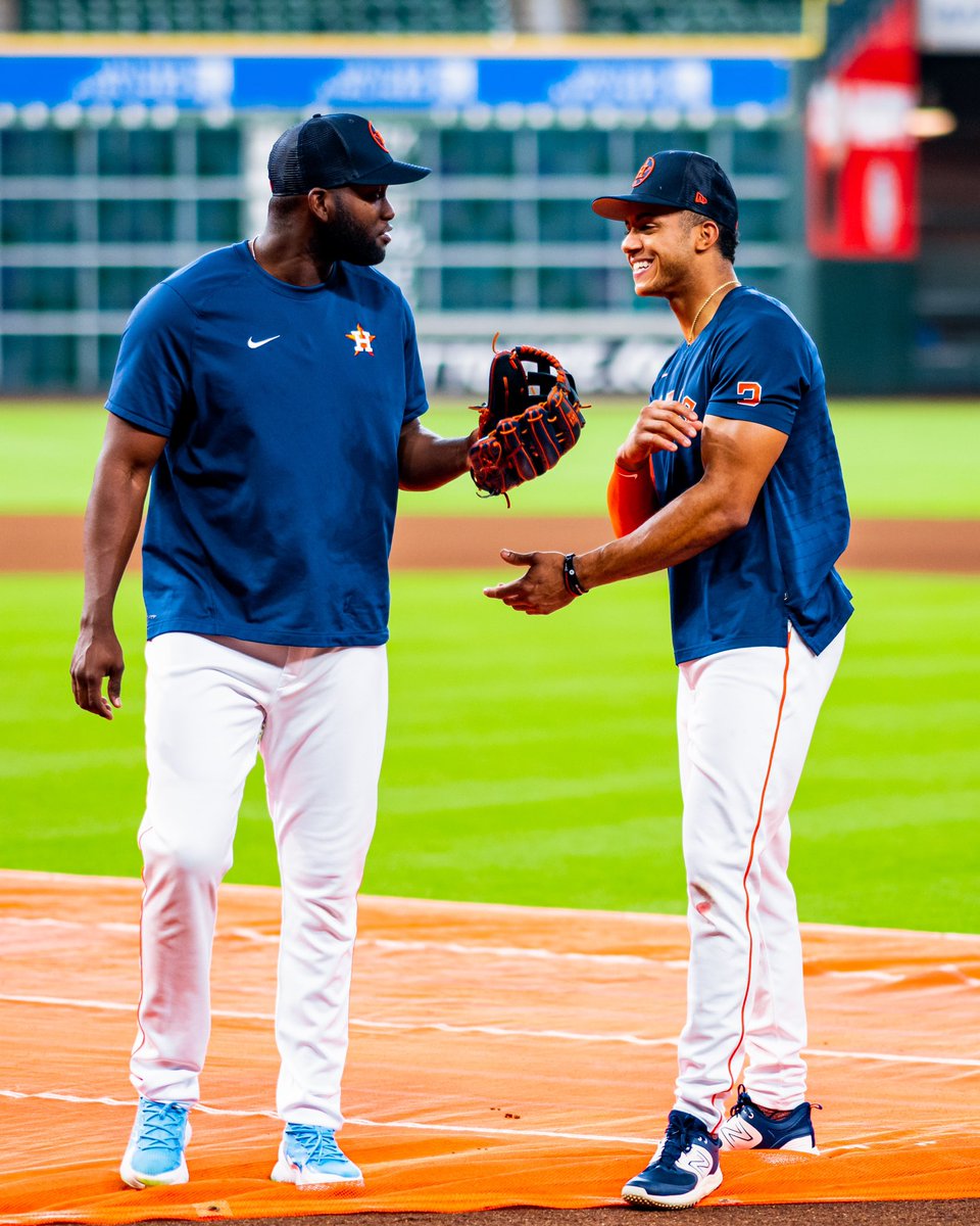 astros's tweet photo. Game 2 on deck. https://t.co/b5tazwmmBF