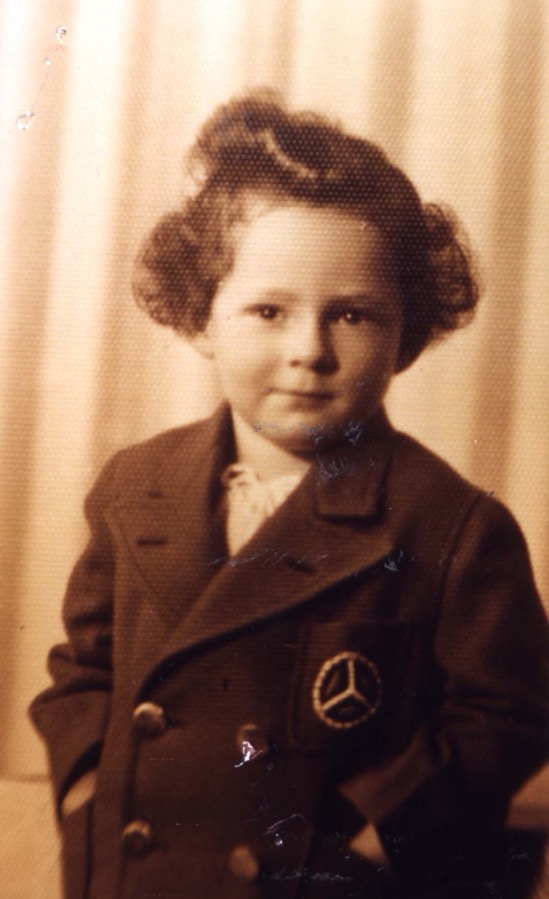 AuschwitzMuseum's tweet photo. 19 April 1934 | A Belgian Jewish boy, Eddie Steiner, was born in Antwerp.

He arrived at #Auschwitz 22 September 1943 in a transport of 1,425 Jews deported from Malines / Mechelen. He was among 875 people murdered in a gas chamber after the selection. https://t.co/RO2UzW3KYp