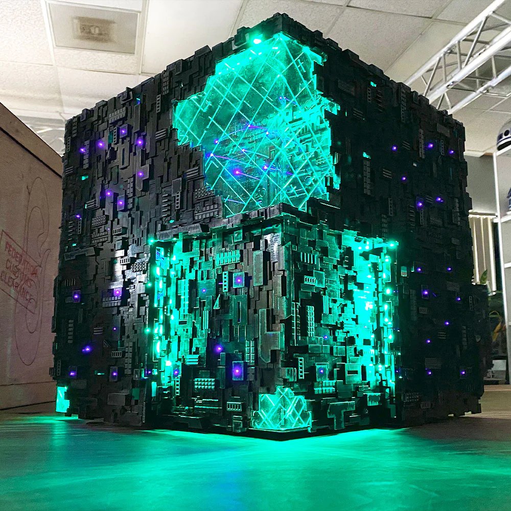 iMonters's tweet photo. Holy shit. A #StarTrek Borg Cube ATX PC Case exists.

https://t.co/eONVOAzXWj https://t.co/7z6iUUfPVe