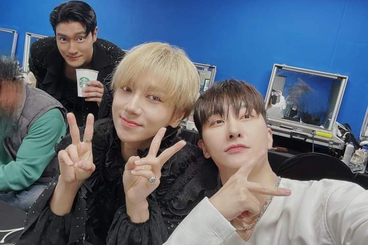lilas_22's tweet photo. #Arabelf #Latamelf #Lelf #IELF
#IELFSupportZhoumi
#IELFSupportSungming
#IELFSupportKangin
#IELFStandbySuperJunior https://t.co/DU1KYnPS9R