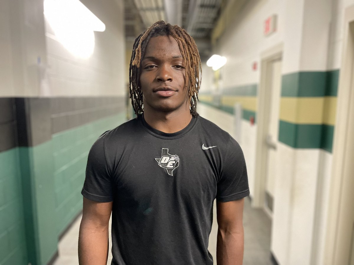 DeSoto (TX) 2025 S Sael Reyes is an INT magnet and making his presence felt after transferring from East St. Louis. The brother of Aggie All-American Antonio Johnson, ans making his own name. Texas A&amp;M offered after a strong camp perfamance last summer

<a href="/reyes_sael/">Sael Reyes</a> | <a href="/CoachSweeny/">Coach Sweeny</a>