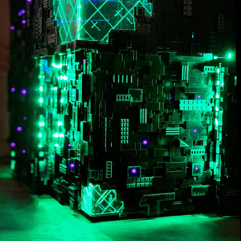 iMonters's tweet photo. Holy shit. A #StarTrek Borg Cube ATX PC Case exists.

https://t.co/eONVOAzXWj https://t.co/7z6iUUfPVe