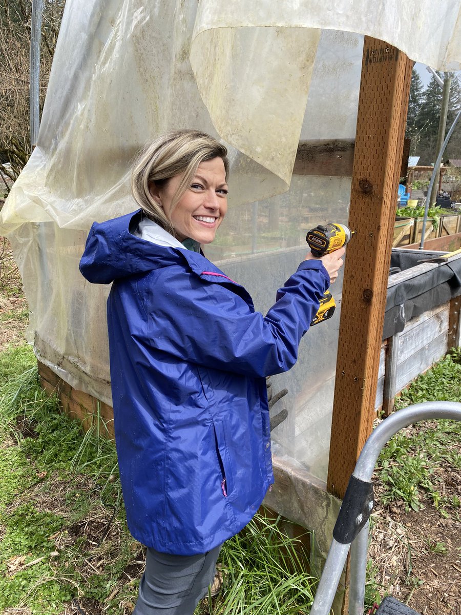 CorrinalynG's tweet photo. I Spent the day volunteering with my @TMobile family at Farmer Frog. What an incredible feeling to give back to the community. 🥰 https://t.co/06safAXMNF
