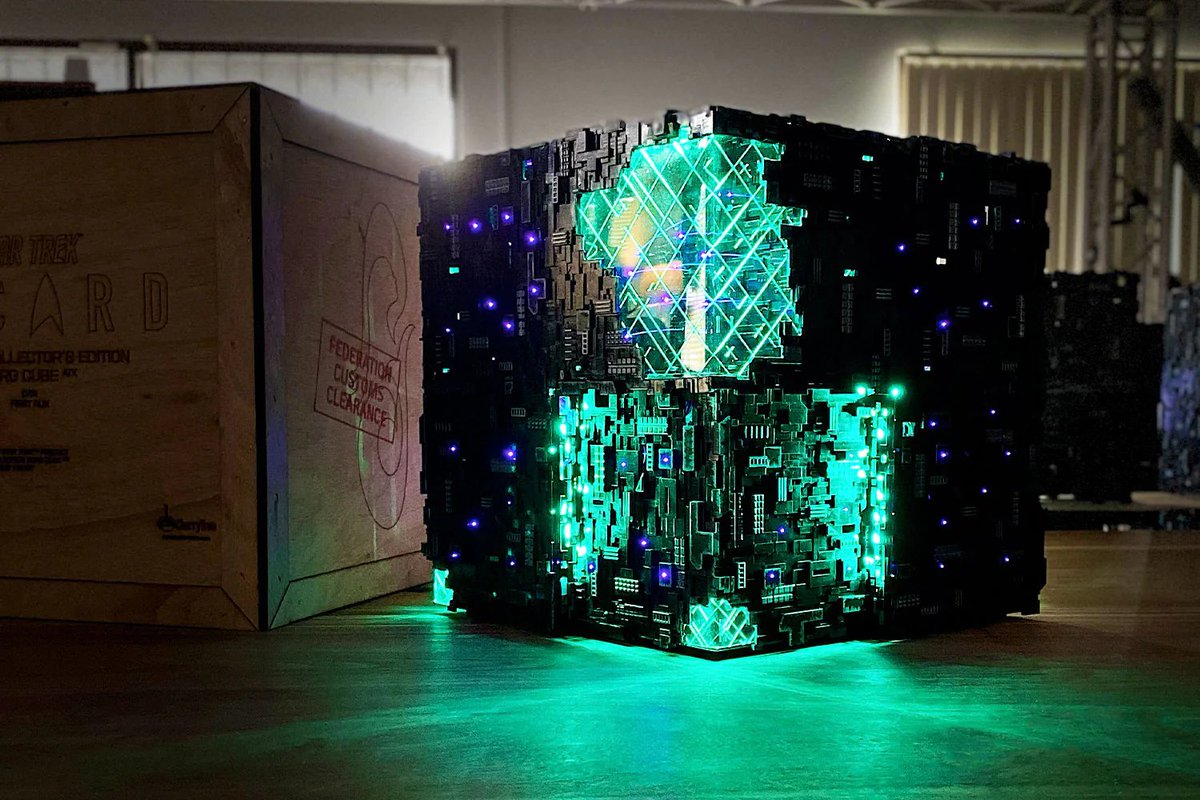 iMonters's tweet photo. Holy shit. A #StarTrek Borg Cube ATX PC Case exists.

https://t.co/eONVOAzXWj https://t.co/7z6iUUfPVe